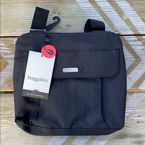 Baggallini Cross Body RFID Purse